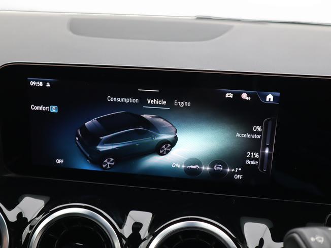 MERCEDES-BENZ GLA Photo 32