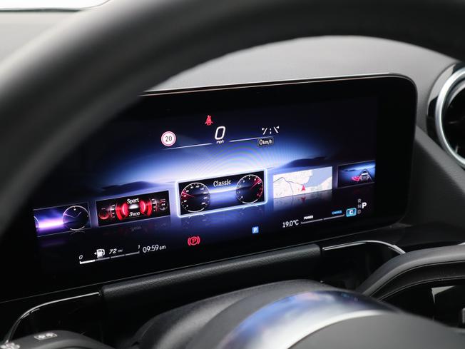 MERCEDES-BENZ GLA Photo 35
