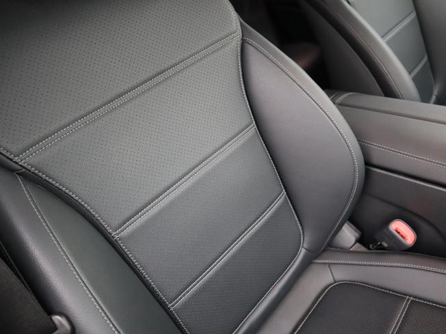 MERCEDES-BENZ Glc Photo 16