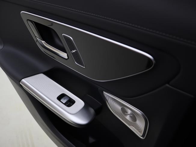 MERCEDES-BENZ Glc Photo 24