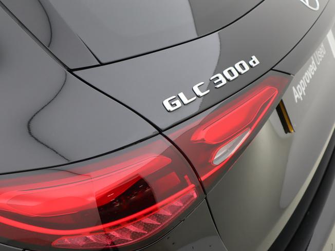 MERCEDES-BENZ Glc Photo 25