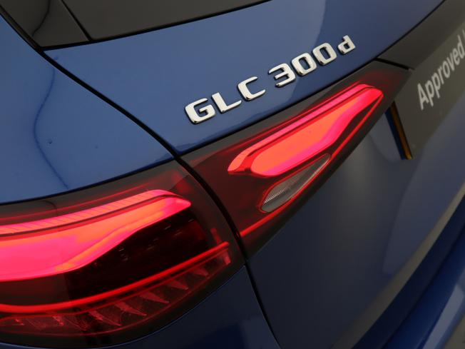 MERCEDES-BENZ Glc Photo 25