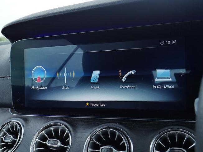 MERCEDES-BENZ E Class Photo 20