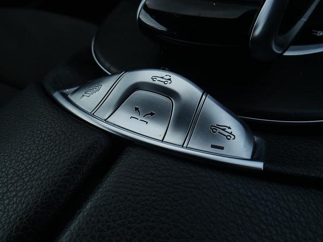 MERCEDES-BENZ E Class Photo 30