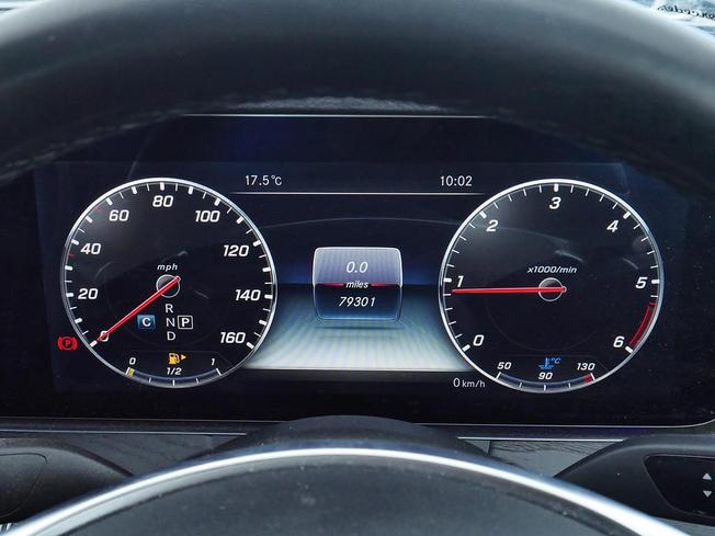 MERCEDES-BENZ E Class Photo 4