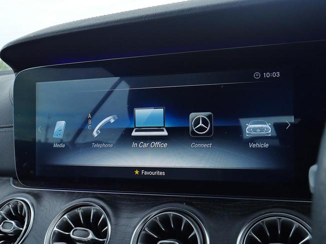 MERCEDES-BENZ E Class Photo 5