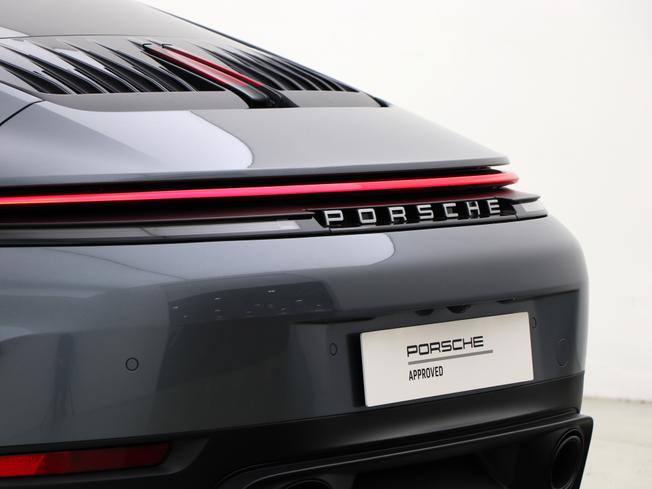 PORSCHE 911 Photo 19