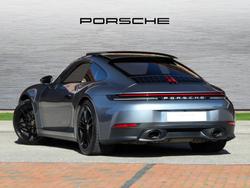 PORSCHE 911 Photo 2