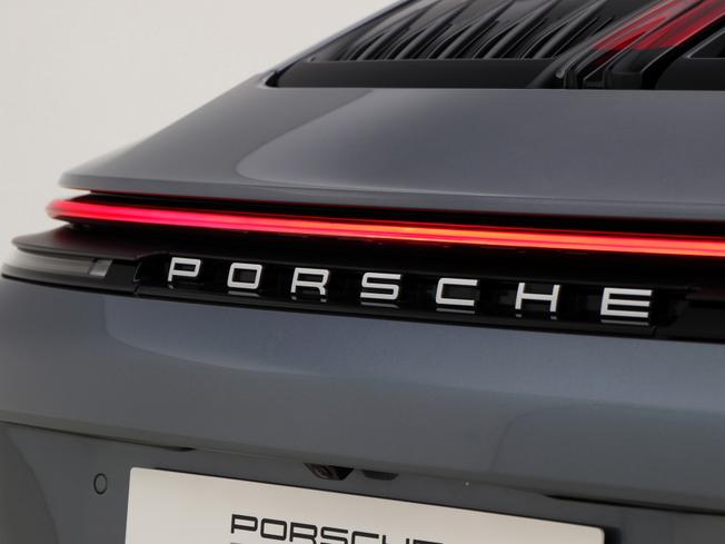 PORSCHE 911 Photo 22