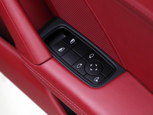 PORSCHE 911 Photo 27