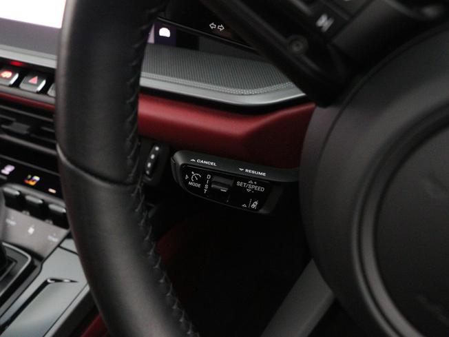 PORSCHE 911 Photo 40