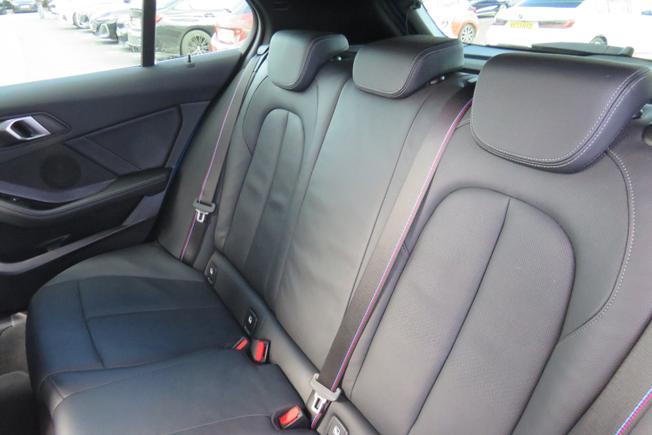 BMW 1 Series Photo 37