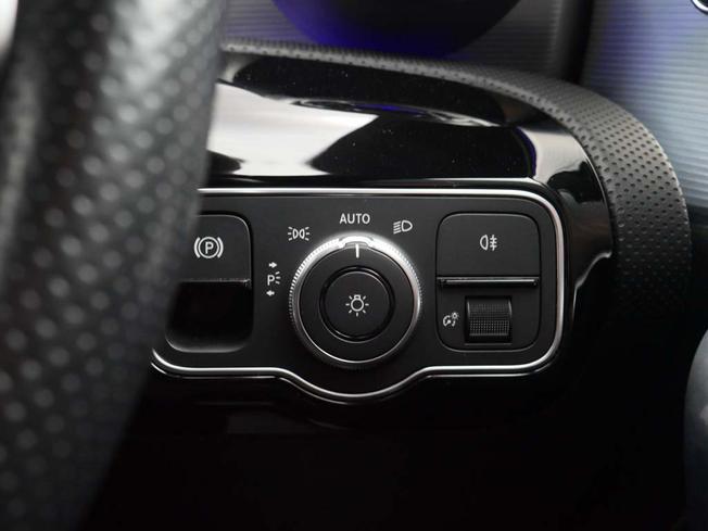 MERCEDES-BENZ A Class Photo 15