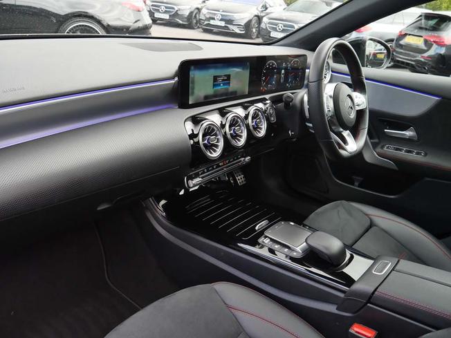 MERCEDES-BENZ A Class Photo 3