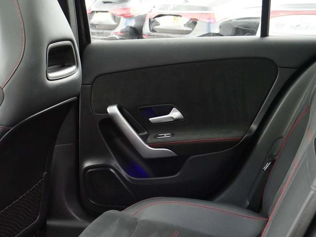MERCEDES-BENZ A Class Photo 41