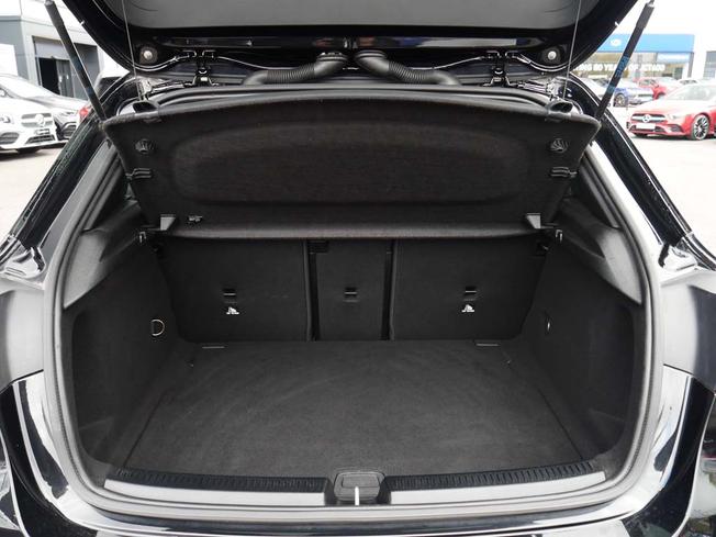 MERCEDES-BENZ A Class Photo 9