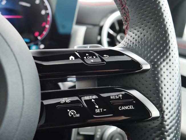 MERCEDES-BENZ CLA Class Photo 13