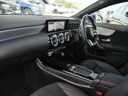 MERCEDES-BENZ CLA Class Photo 3