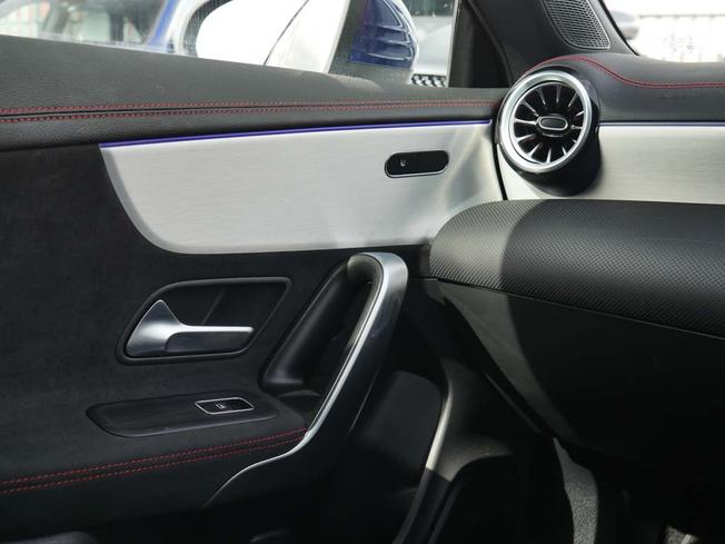 MERCEDES-BENZ CLA Class Photo 43