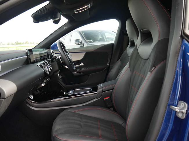 MERCEDES-BENZ CLA Class Photo 45