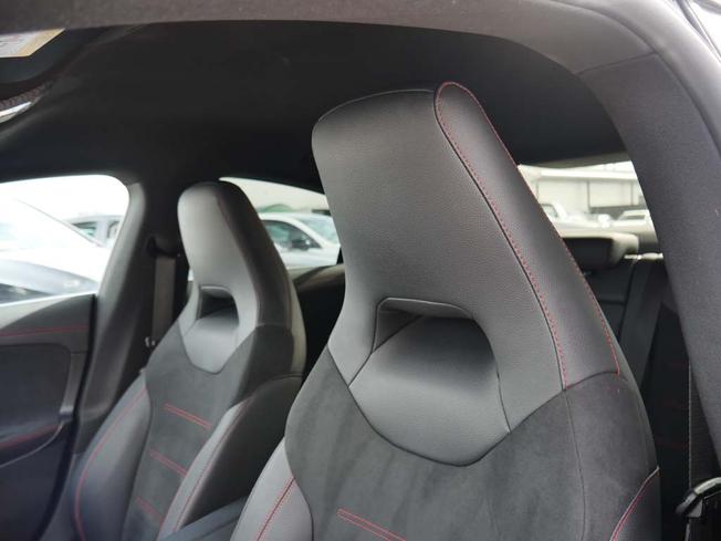 MERCEDES-BENZ CLA Class Photo 46