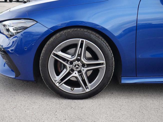 MERCEDES-BENZ CLA Class Photo 6