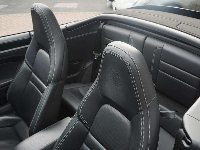 PORSCHE 911 Photo 13