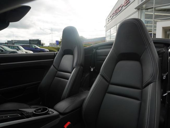 PORSCHE 911 Photo 15