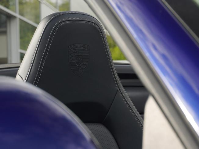 PORSCHE 911 Photo 16