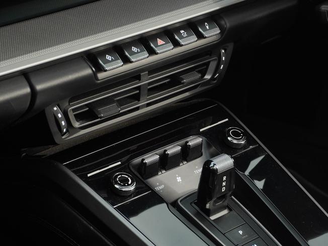 PORSCHE 911 Photo 18