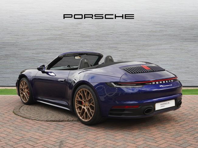 PORSCHE 911 Photo 2