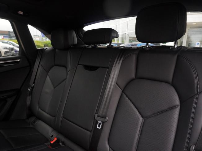 PORSCHE Macan Photo 14