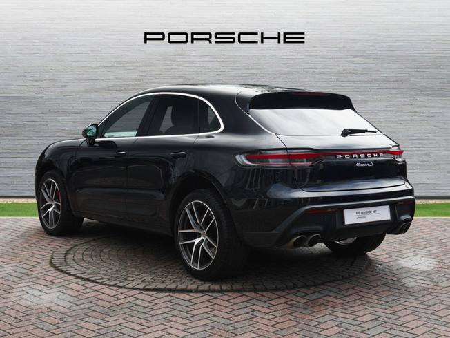 PORSCHE Macan Photo 2