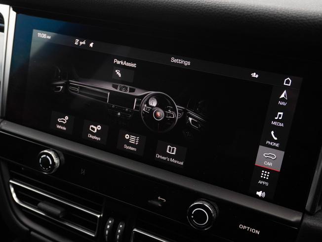 PORSCHE Macan Photo 26
