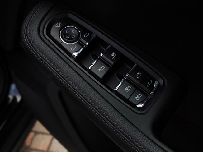 PORSCHE Macan Photo 27