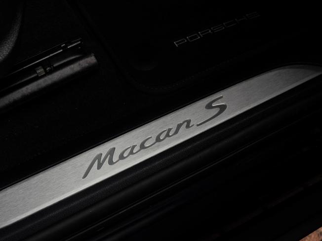 PORSCHE Macan Photo 32