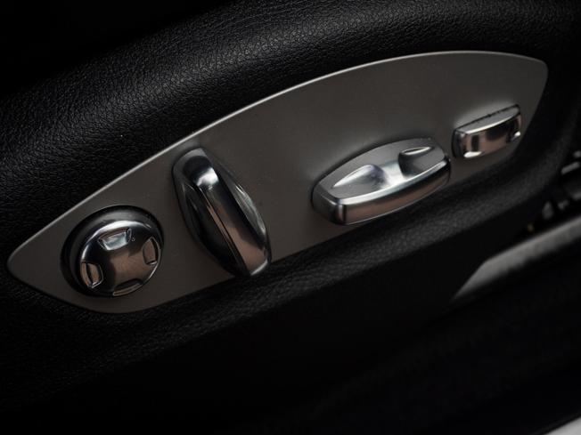 PORSCHE Macan Photo 36