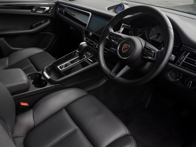 PORSCHE Macan Photo 9
