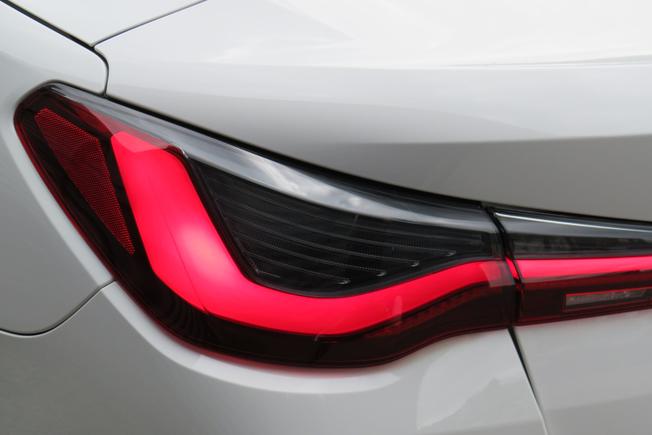 BMW M4 Photo 10