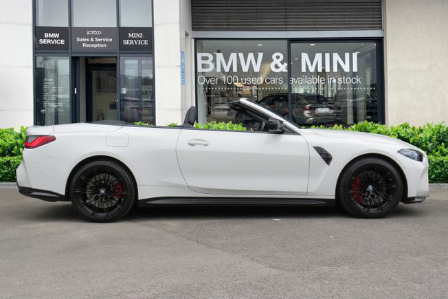 BMW M4 Photo 3