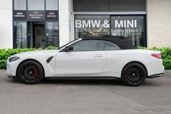 BMW M4 Photo 4