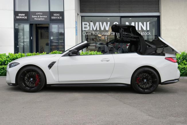 BMW M4 Photo 5