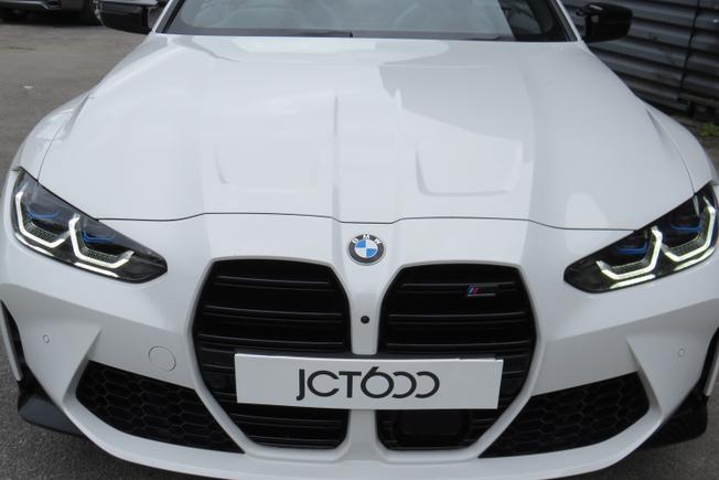 BMW M4 Photo 7
