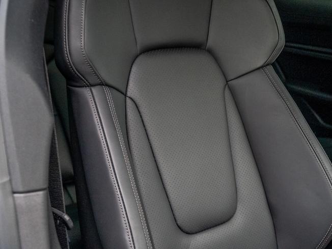 PORSCHE Taycan Photo 11