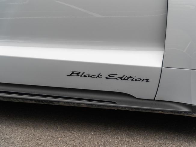 PORSCHE Taycan Photo 31