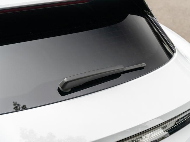PORSCHE Taycan Photo 37
