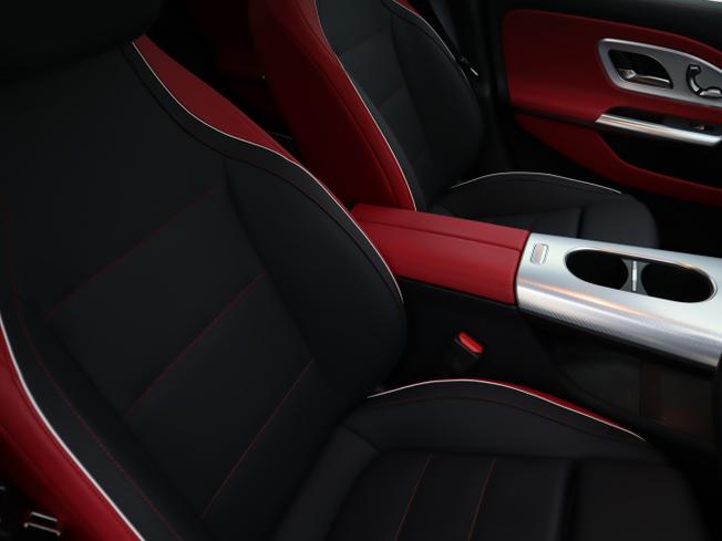 Mercedes-Benz CLA Class Photo 13
