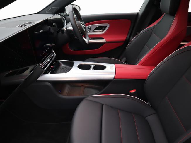 Mercedes-Benz CLA Class Photo 23