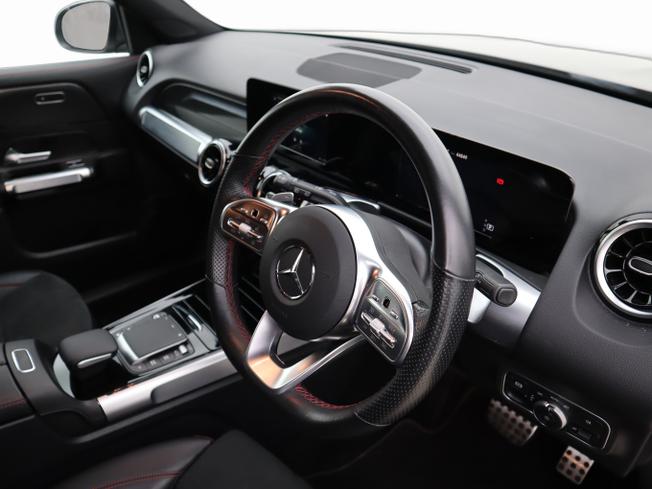 MERCEDES-BENZ GLB Photo 12
