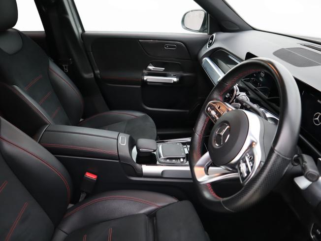 MERCEDES-BENZ GLB Photo 14